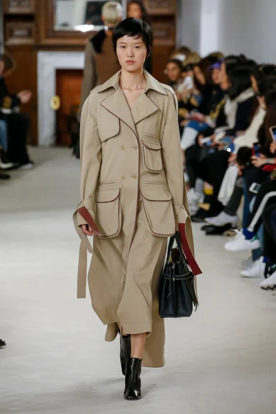 Look 28